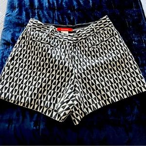 Cute dressy black & white shorts!